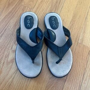 b.o.c. Black and Cream Flip Flops